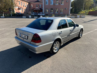 Mercedes C-Class foto 7