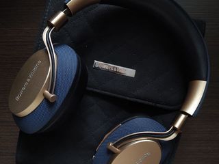 Наушники Bowers & Wilkins PX Active Noise Cancelling Wireless Headphones (Soft Gold) foto 1