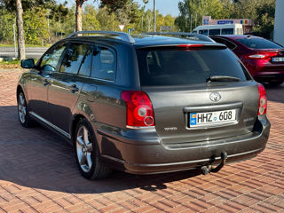 Toyota Avensis foto 5