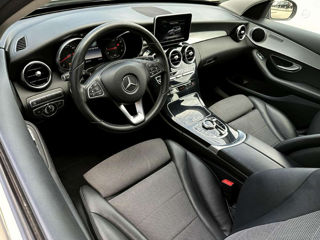 Mercedes C-Class foto 2