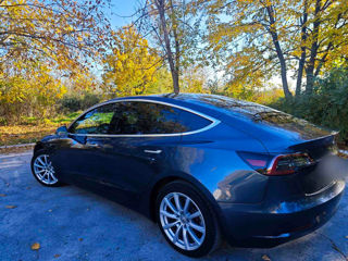 Tesla Model 3 foto 5