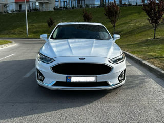 Ford Fusion foto 2