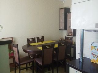 Продаётся 3х комнатная квартира на Куза Водэ 20/1 с большой столовой и кухней. foto 4