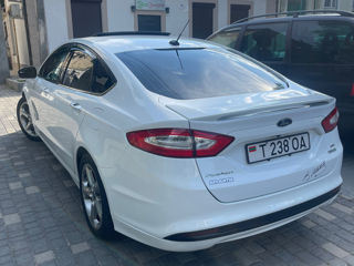 Ford Fusion foto 5