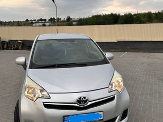 Toyota Verso-S foto 1