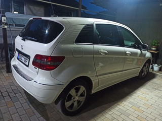 Mercedes B-Class foto 5