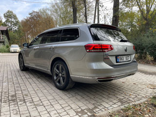 Volkswagen Passat foto 3