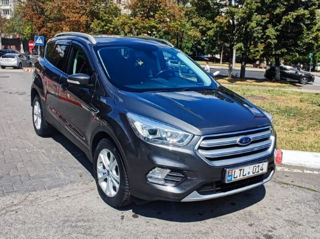 Ford Kuga foto 1