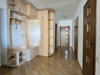 Apartament cu 3 camere, 120 m², Centru, Chișinău foto 2