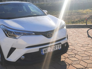 Toyota C-HR foto 2