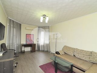 Apartament cu 2 camere, reparație euro, Centru, 300 € ! foto 4