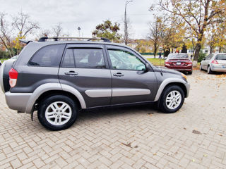 Toyota Rav 4 foto 2