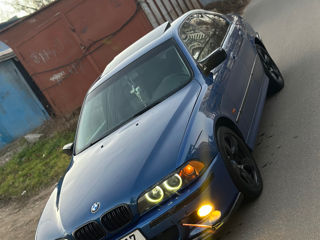 BMW 5 Series foto 4