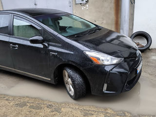 Toyota Prius v