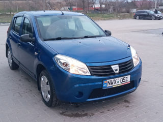 Dacia Sandero foto 2