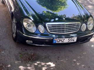 Mercedes E-Class foto 2