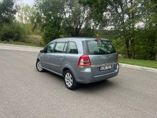 Opel Zafira foto 2