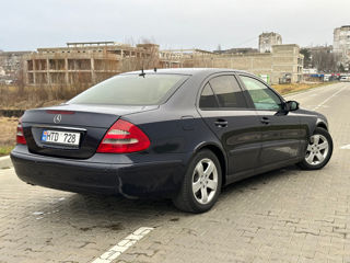 Mercedes E-Class foto 2