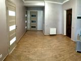 Apartament cu 2 camere, 85 m², Buiucani, Chișinău foto 3