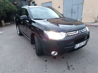 Mitsubishi Outlander foto 3