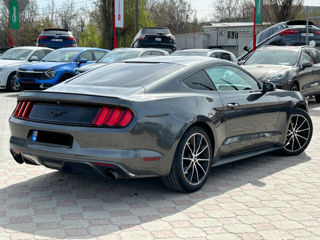 Ford Mustang foto 4