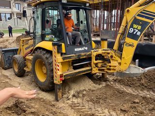 Servicii buldoexcavator komatsu foto 7