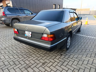 Mercedes E-Class foto 2