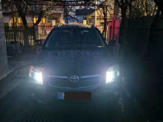 Toyota Avensis foto 3
