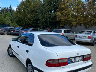 Toyota Carina foto 4