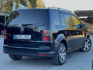 Volkswagen Touran foto 4