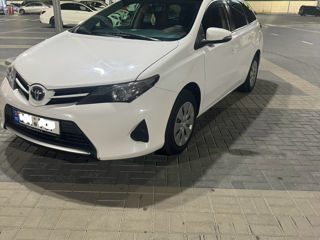 Toyota Auris foto 1