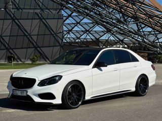 Mercedes E-Class foto 1