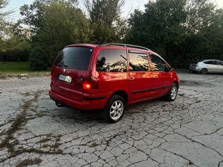 Volkswagen Sharan foto 3