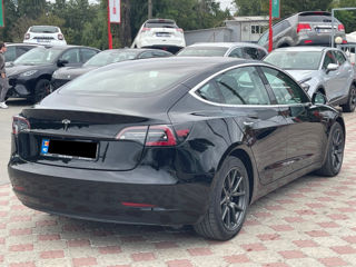 Tesla Model 3 foto 4