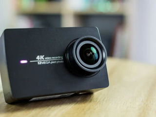 Экшн-камера Xiaomi Yi 4K в отличном состоянии