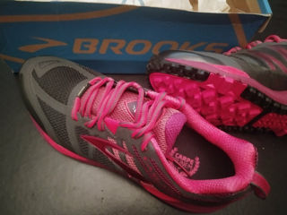 Brooks Cascada 11