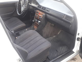 Mercedes Series (W124) foto 4