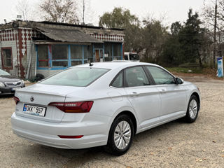 Volkswagen Jetta foto 5