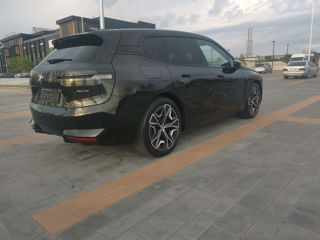 BMW iX foto 4