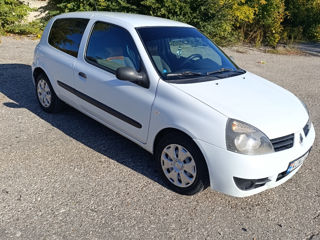 Renault Clio foto 2