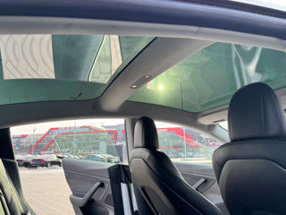 Tesla Model 3 foto 15