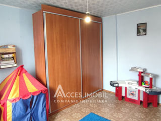 Casă în 2 nivele! Codru, 190m2 + 6 ari! foto 7