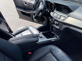 Mercedes E-Class фото 8