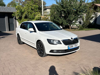 Skoda Superb foto 1