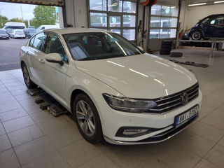 Volkswagen Passat foto 3