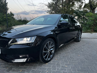 Skoda Superb foto 2