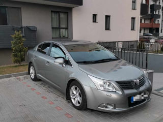 Toyota Avensis foto 2