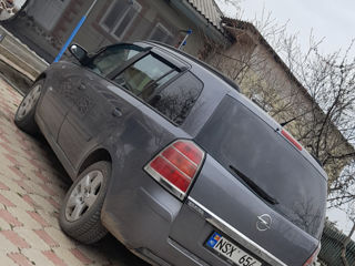 Opel Zafira foto 2