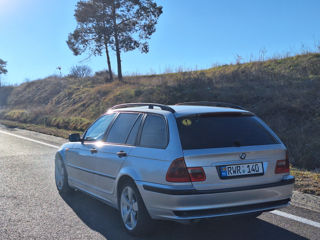 BMW 3 Series Touring foto 3