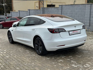 Tesla Model 3 foto 4